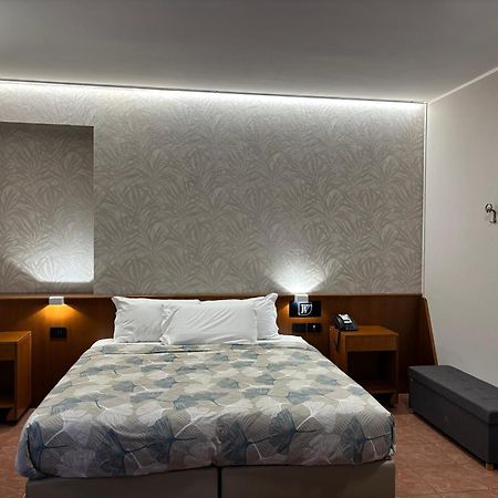 Villa Nasti Hotel Ristorante Canzo Buitenkant foto