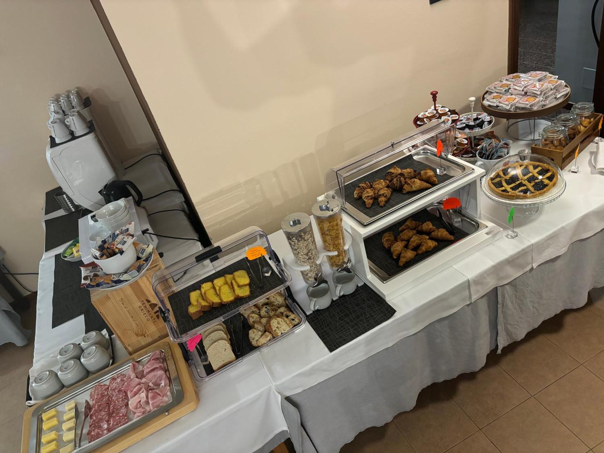 Villa Nasti Hotel Ristorante Canzo Buitenkant foto