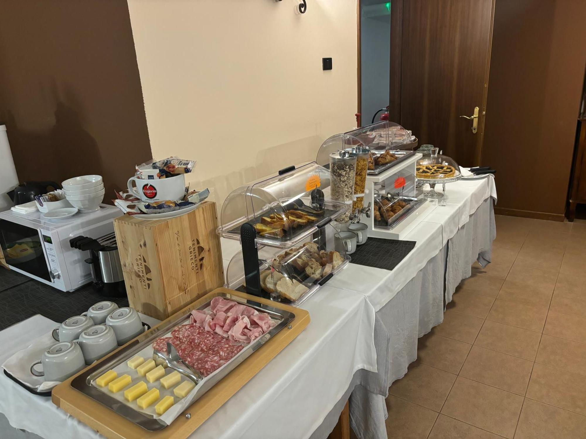 Villa Nasti Hotel Ristorante Canzo Buitenkant foto