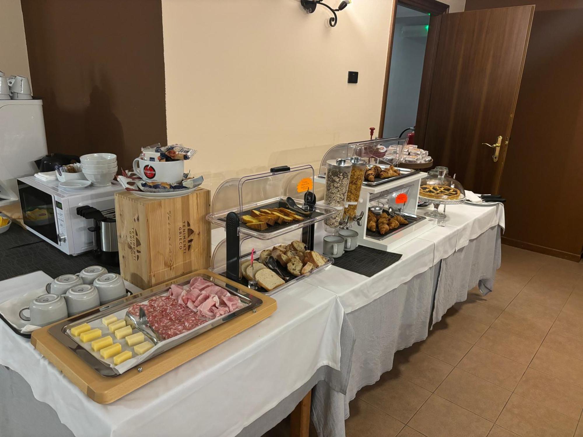 Villa Nasti Hotel Ristorante Canzo Buitenkant foto