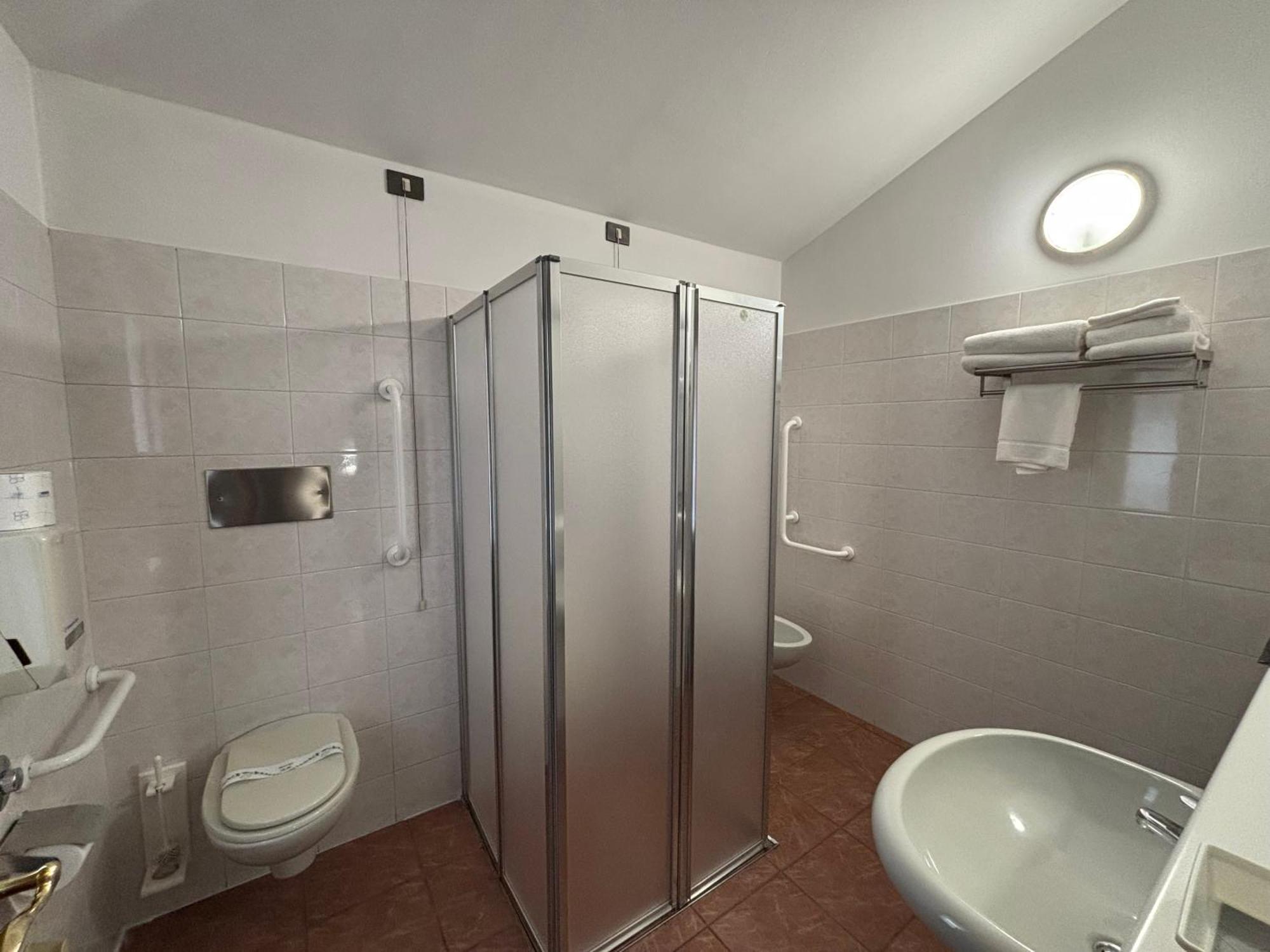 Villa Nasti Hotel Ristorante Canzo Buitenkant foto