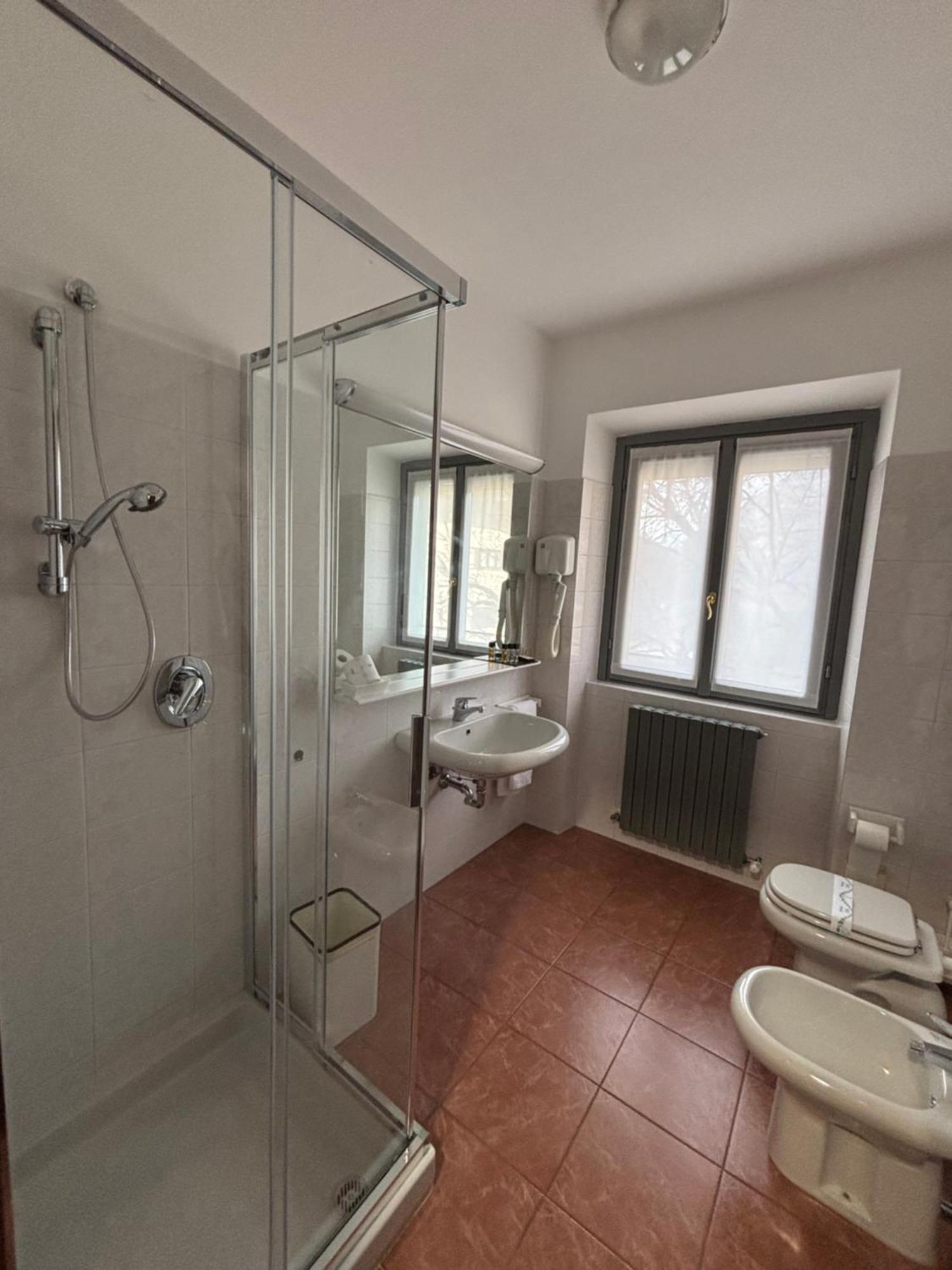 Villa Nasti Hotel Ristorante Canzo Buitenkant foto